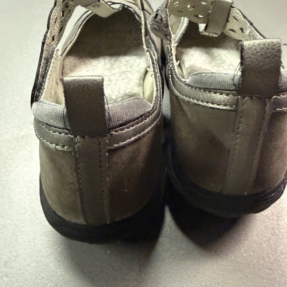 JBU by Jambu Buttercup Grey Metallic Mary Jane Flats Shoes Womens 8.5M - Picture 6 of 8
